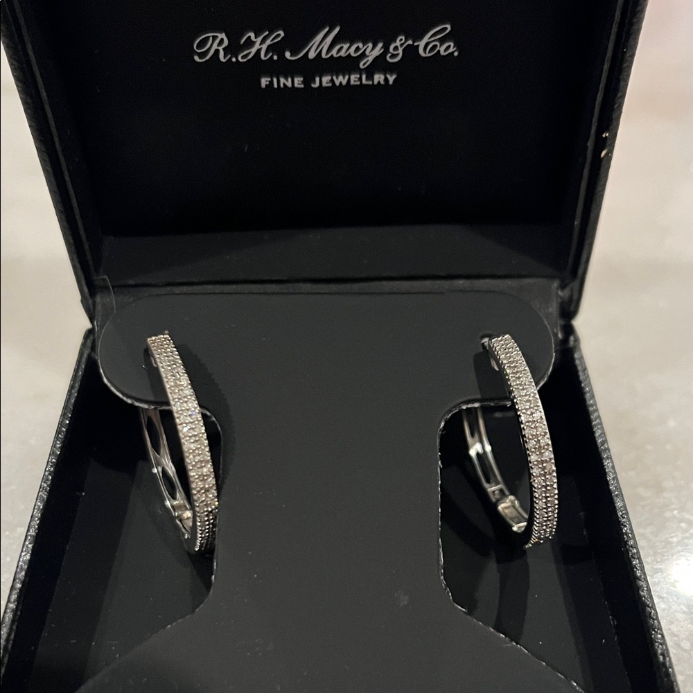 MACY DIAMOND Hoop Earrings Brand New APROX 1.75 in EXQUISITE ❤️